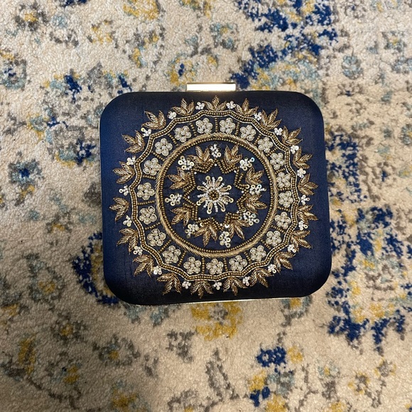 Embellished Clutch Handbag with optional chain - Picture 7 of 10